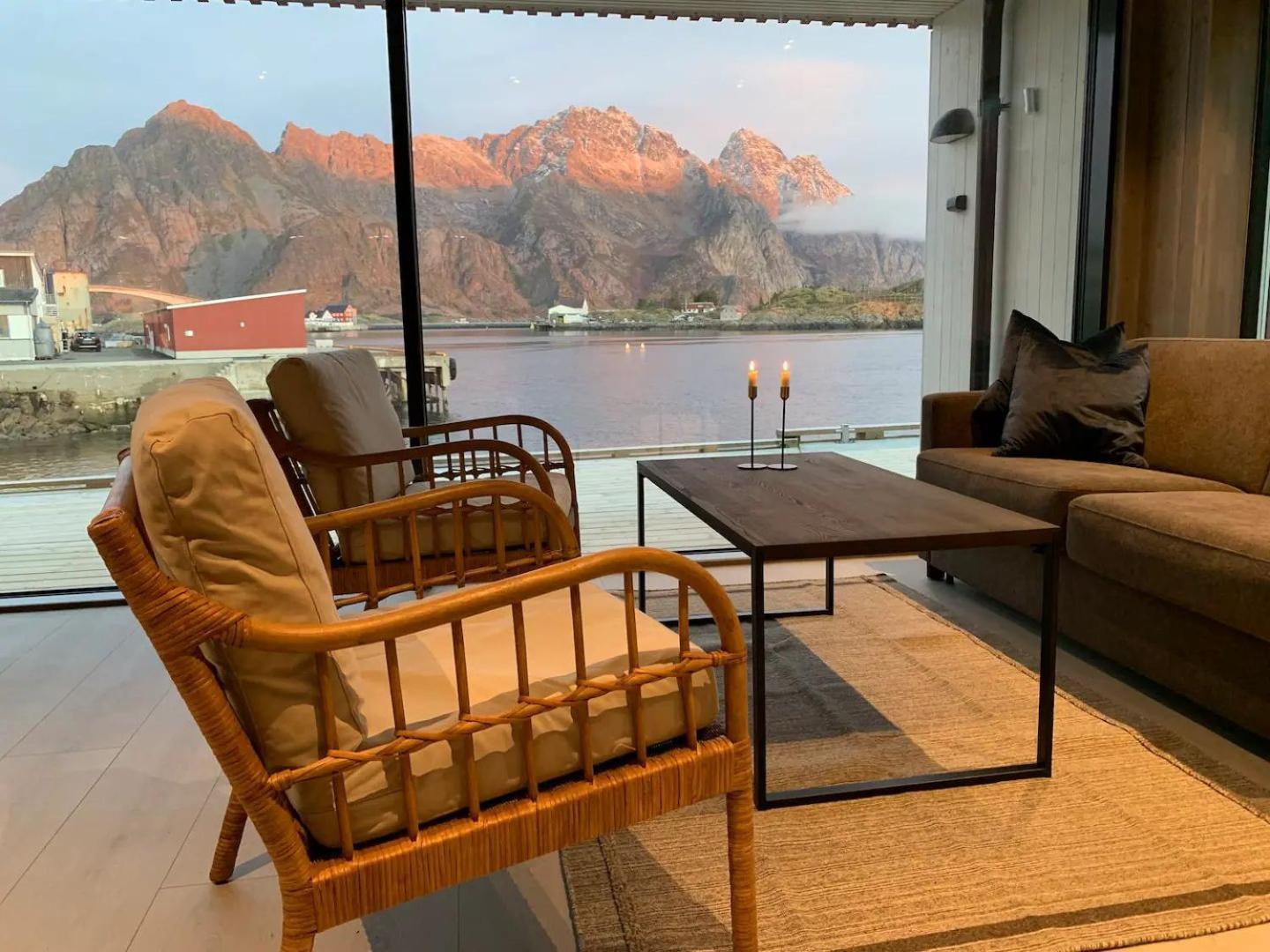 Stor Moderne Leilighet I Henningsvaer, 70 Kvm Exterior foto